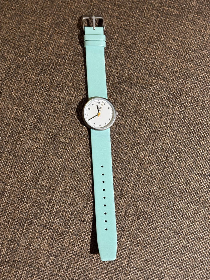 ⌚ Braun Classic Analog Watch with Genuine Leather Mint Strap - Never worn