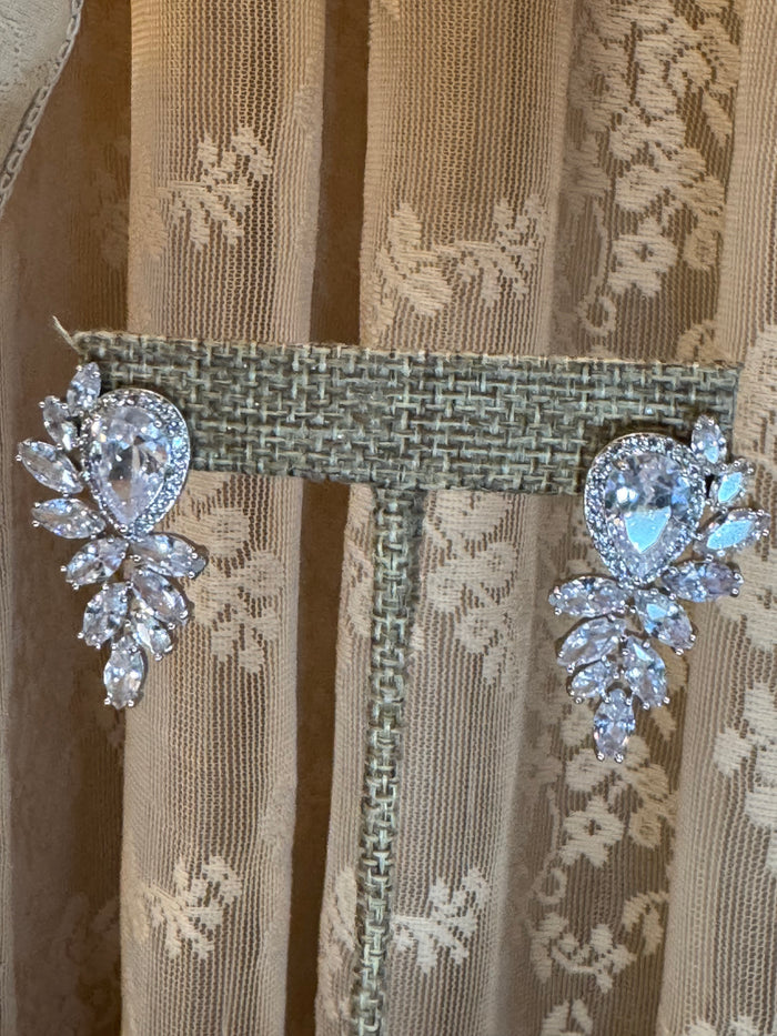 Gleaming Leaflet Bridal Earrings - Swarovski Crystal Vine-Inspired Elegance