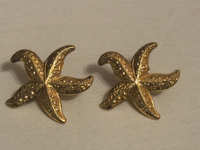 ✨ Golden Shore Starfish Statement Stud Earrings .75 inches