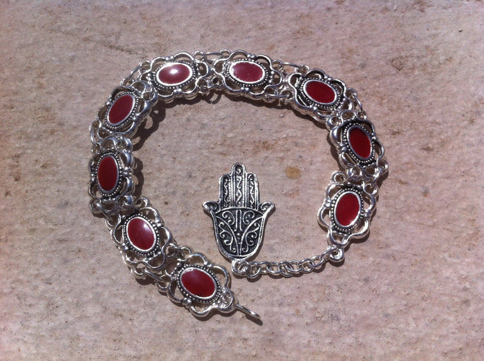 Khmissa Bracelet - Red - Bracelet No_Amp | Moroccan Corridor