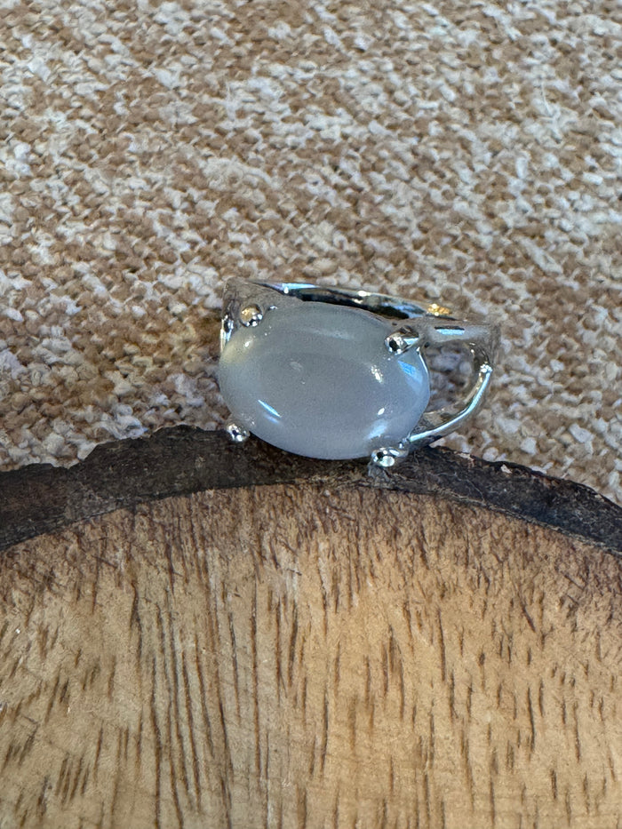 Moonstone Cabochon Ring – Silver Plated – Classic Oval Setting – Size 8.5