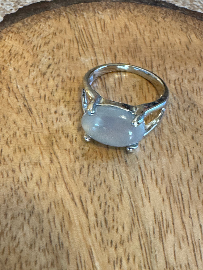 Moonstone Cabochon Ring – Silver Plated – Classic Oval Setting – Size 8.5