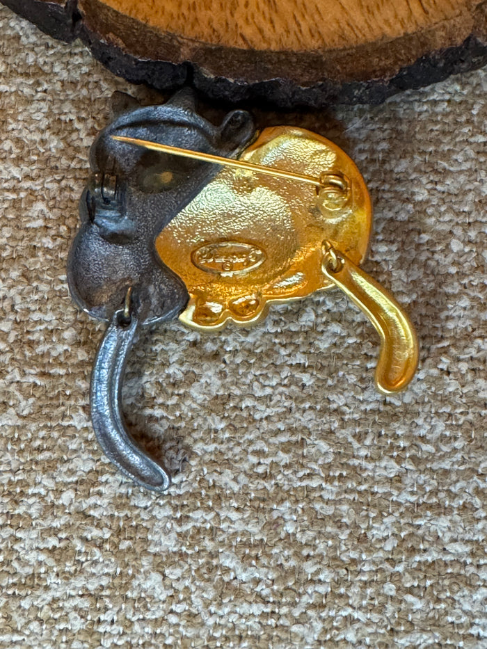 Signed Vintage Danecraft Cuddling Cats Brooch – Two-Tone Articulated Tail Pin