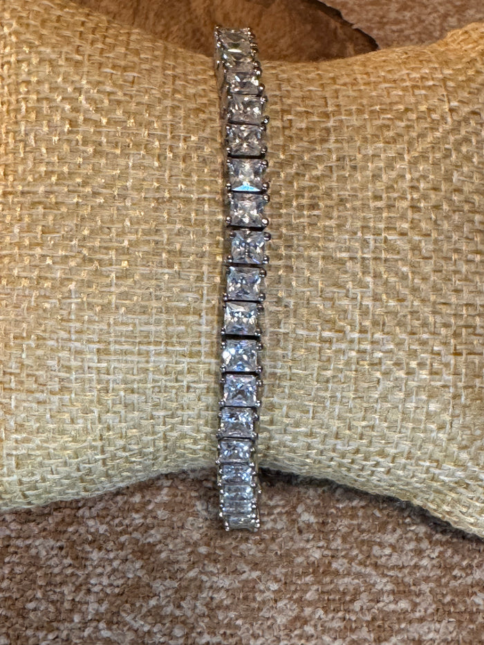 Silver-Tone Princess-Cut Tennis Bracelet – Classic Square-Cut Elegance