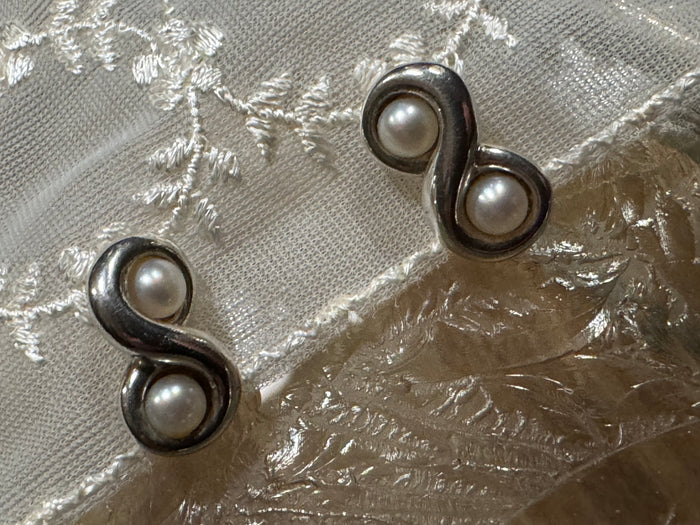 Sterling Silver Pearl Swirl Stud Earrings