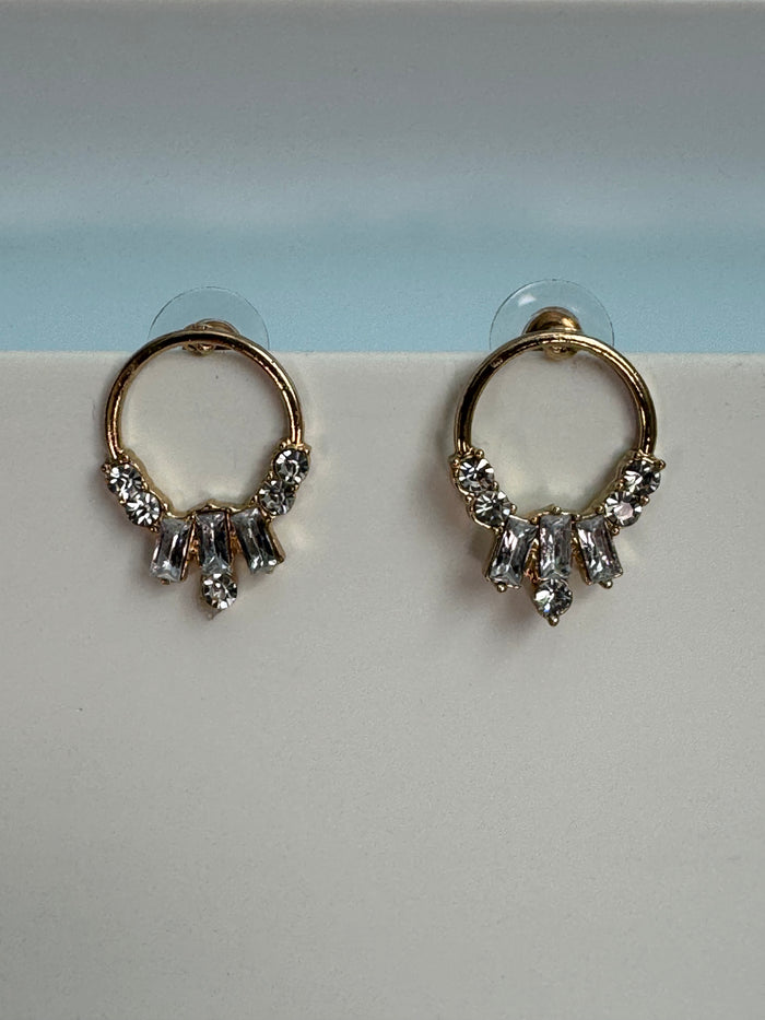 Vintage-Inspired Gold-Tone Hoop Earrings with Fanned Crystal Fringe