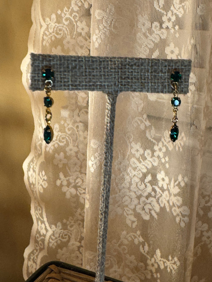 Vintage Sadie Green Gold Tone Emerald Green Dangle Earrings 1980s–90s