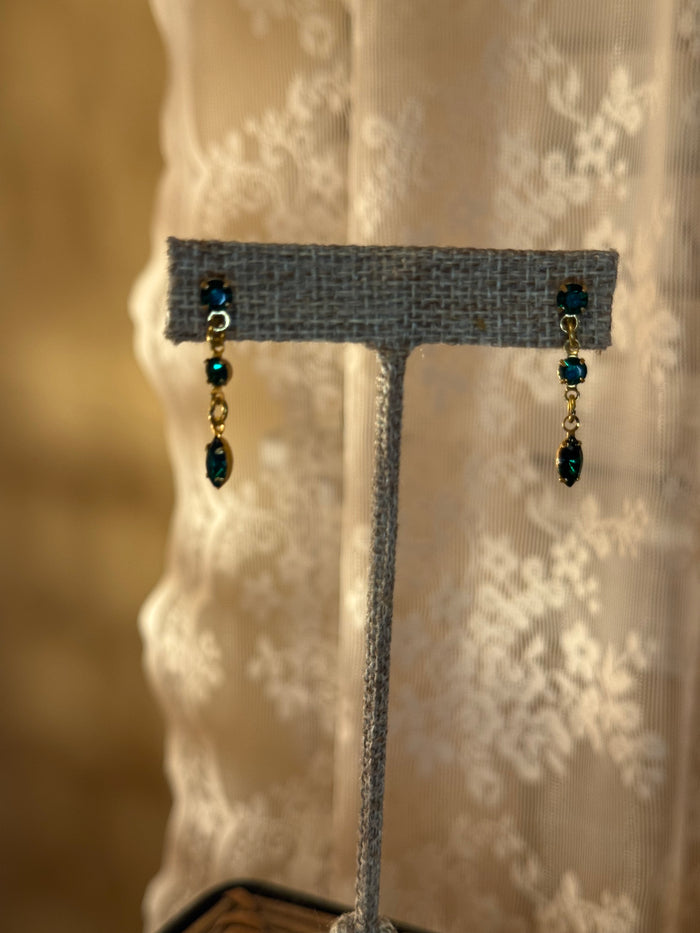 Vintage Sadie Green Gold Tone Emerald Green Dangle Earrings 1980s–90s