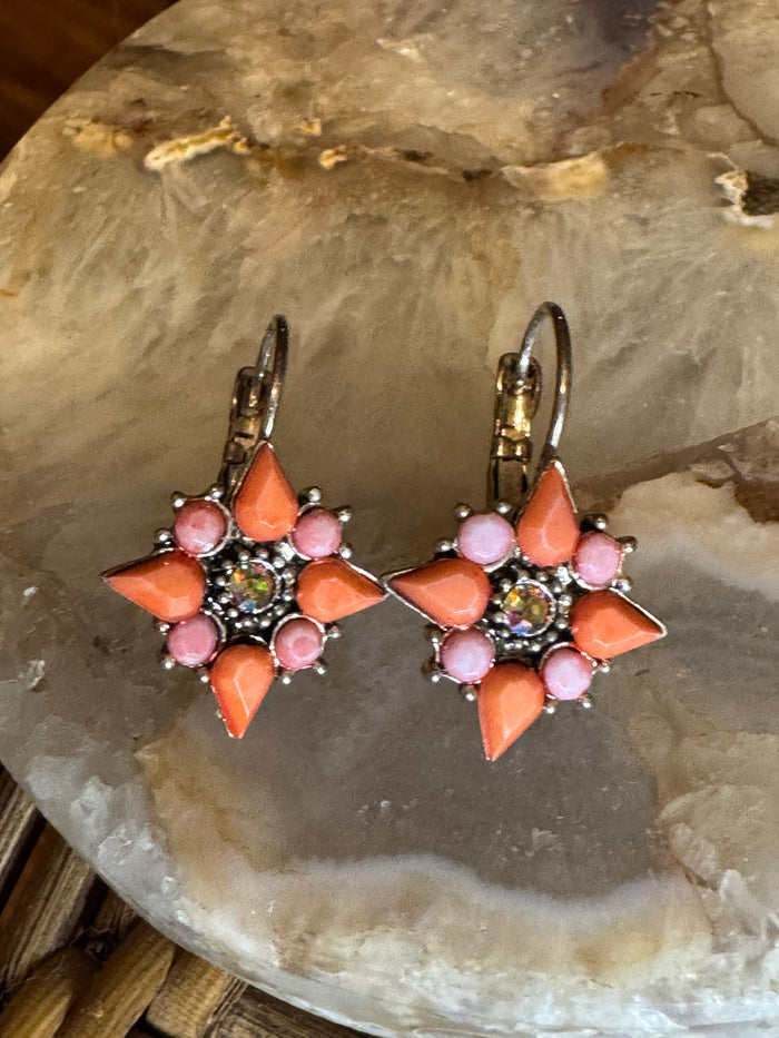 Vintage-Style Coral & Crystal Starburst Earrings – Floral Lever-Back Drops